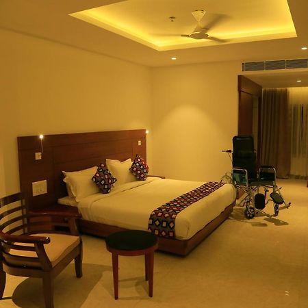 Hotel Victoria International Kattappana Ngoại thất bức ảnh