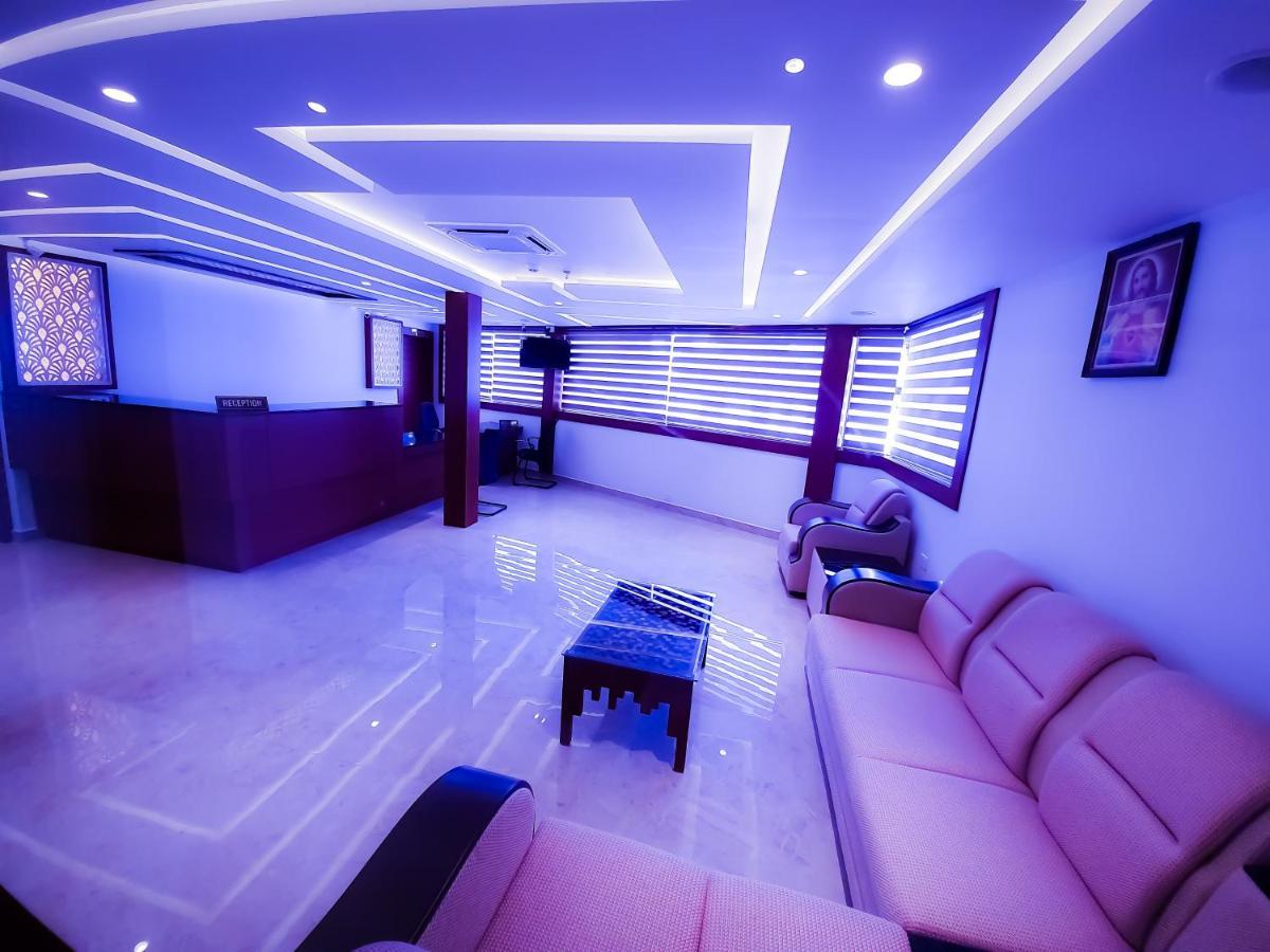 Hotel Victoria International Kattappana Ngoại thất bức ảnh